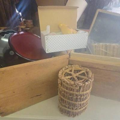 Ko290 vintage wooden tea crate miscellaneous items