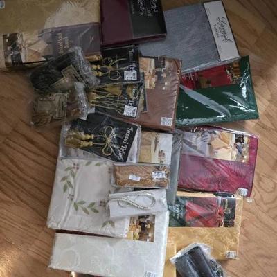 Ko311 tablecloth and curtain mystery lot