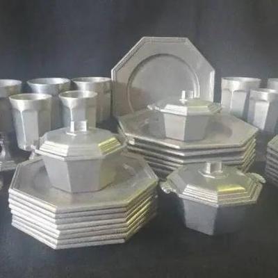 Ko297v antique pewter set