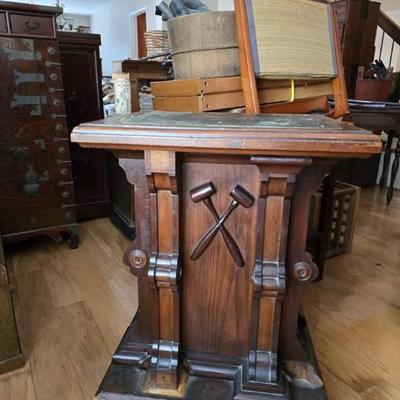 Ko300 solid wood lectern
