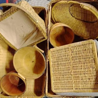 Ko104 wooden basket mystery lot