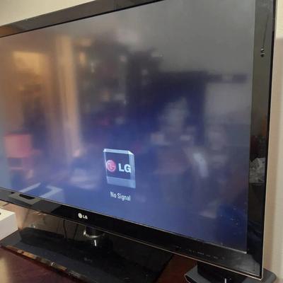 42" LG With Apple TV