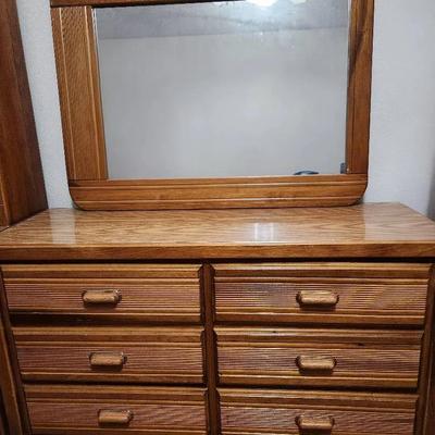 Dresser With Mirror