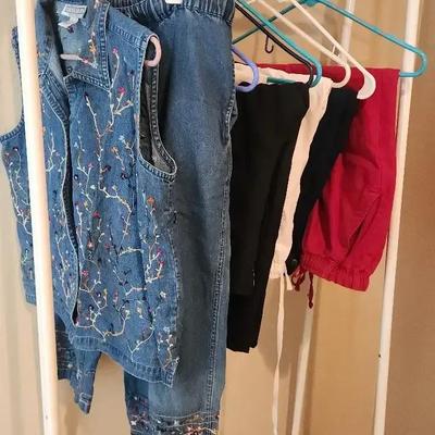 Women's Dressbarn Outfits - Pants, Size 12, Fancy Denim Vest - Blue, White, Navy
