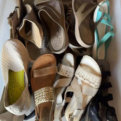 Women’s Sandals & Slip Ons Size 7 / 38 - Crocs, Clarks, Naturalizer, Sketchers
