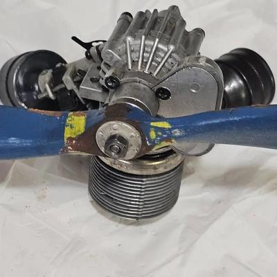 Model Airplane Engine w/ Blue Wooden Propeller 