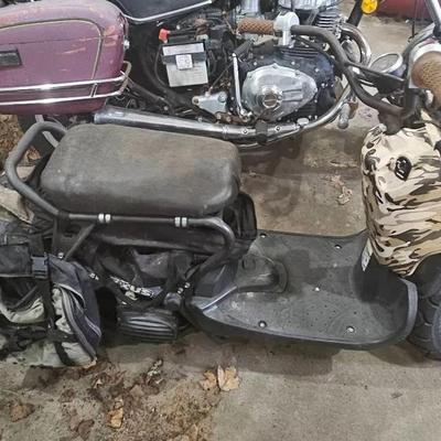 Honda Clone Ruckus-Style Scooter – 49cc with Cargo Bags