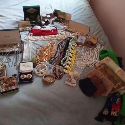 Sale Photo Thumbnail #98