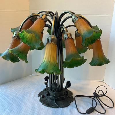 Tiffany Style Lily Pad Fluted Lamp