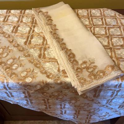 Tablecloth With Napkins