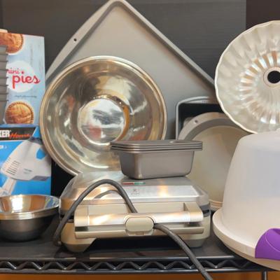 Brielle Mini Pie Maker And Assorted Bakeware