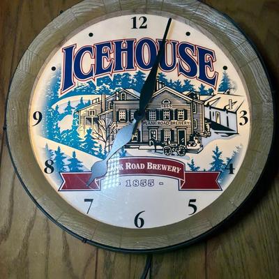 Vintage Ice House Brewery Light Up Advertising Clock