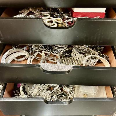 Sale Photo Thumbnail #40