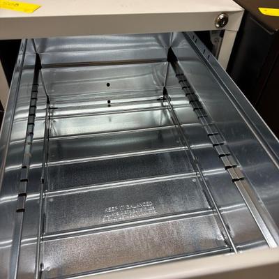 Sale Photo Thumbnail #568