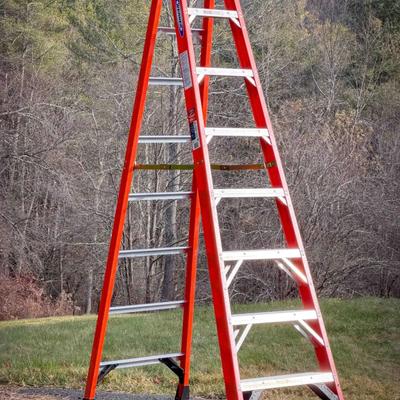 WERNER 8ft Stepladder Model NXT1A08