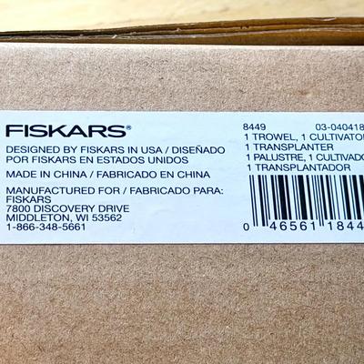 NIB Fiskars Gardening Set