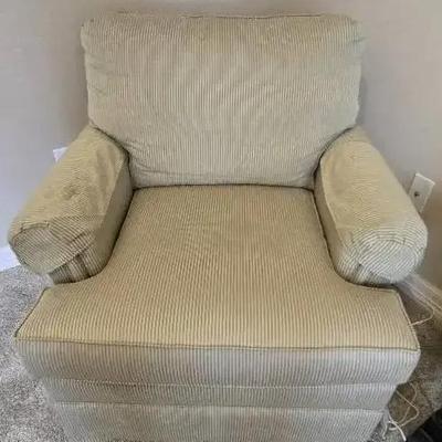 Ethan Allen Swivel Rocker 