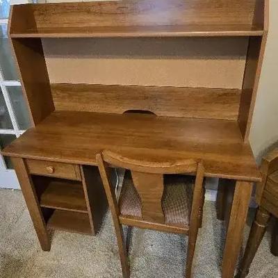 Vintage Desk and Chair with Lighting