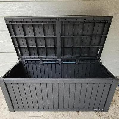 East Oak  Outdoor Storage Box 