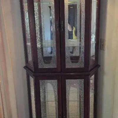 Lighted 3-Sided Etched Glass Curio Cabinet With 2 Double Doors & Glass Shelves
