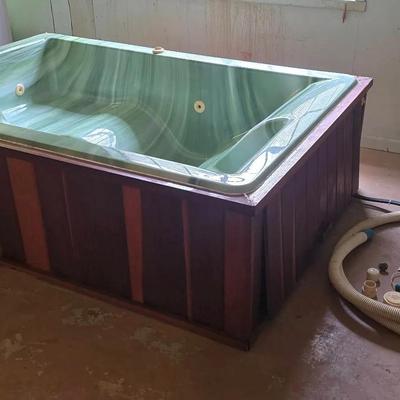 POLYNESIAN SPAS Hot Tub Model # FF-2