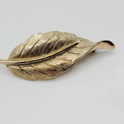 Gold Tone Avon Leaf Pin Vintage 