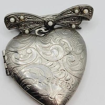 Sweet Heart Locket Floral Scroll Pattern Vintage 