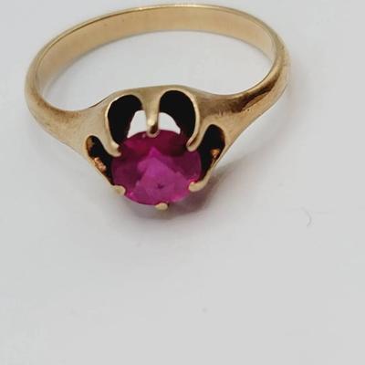 Sz 7.5 14k Yellow Gold Pink Stone Ring