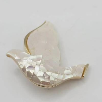 Mother of Pearl Gold Tone Dove Pin Liz Claiborne 