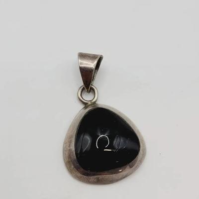 Sterling Silver Onyx Rounded Triangle Pendant Mexico 925