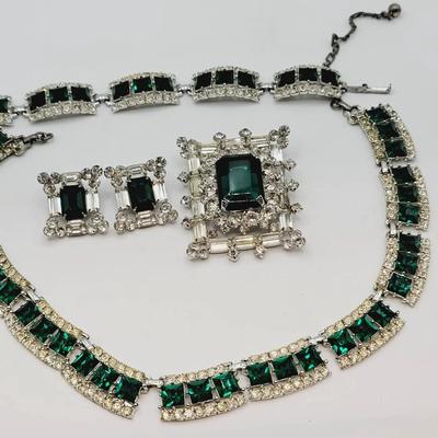 Stunning Emerald Green Rhinestone Necklace, Bracelet, Pin, and Earrings