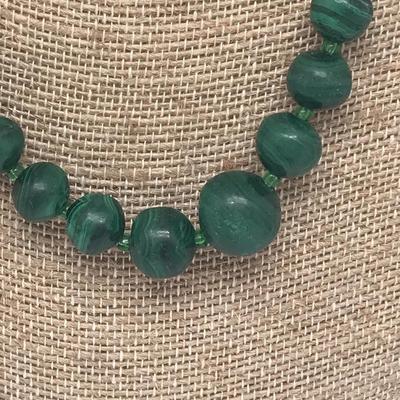 Malachite Green Graduated Bead Necklace Vintage 19 Inches