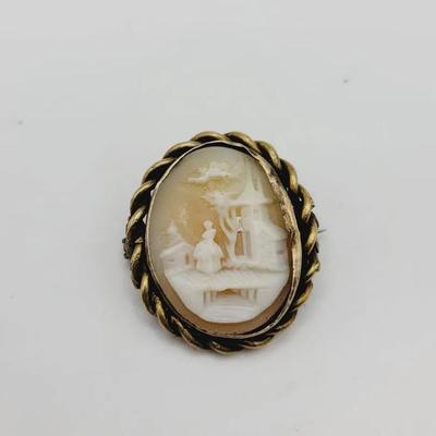 Beautifully Carved Victorian Cameo Pin Signed