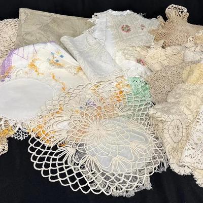 SS518 - Vintage Linens  Mystery Lot