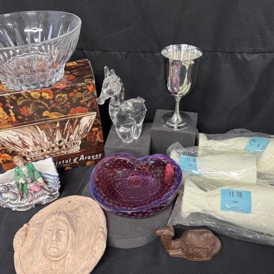 SS533 - Decorative Glassware, Figurines, and Collectibles