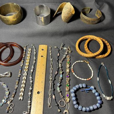 LCJ-006 Bangles And Bracelets