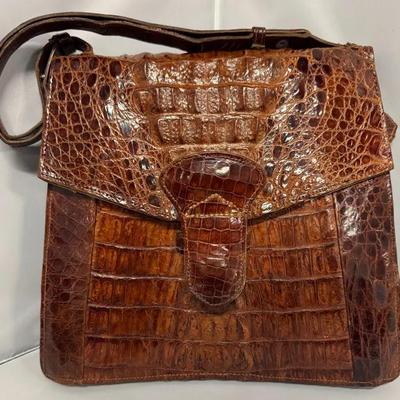 SS524 - Vintage 100% Alligator Purse. 10 1/2 X 10 Inches 