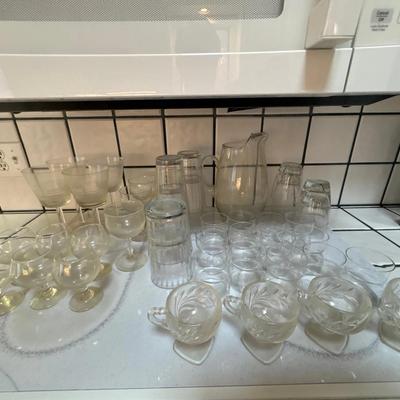 JL509 - Clear Miscellaneous glass grouping