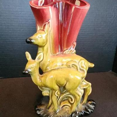 Vintage Hull Pottery Doe & Fawn Deer #62, Red & Green Glaze, Vase - USA - Forest Scene - 1950s