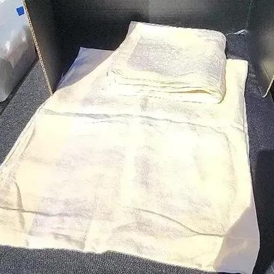 Large Yellow Pattern Tablecloth with Cloth Napkins that Match