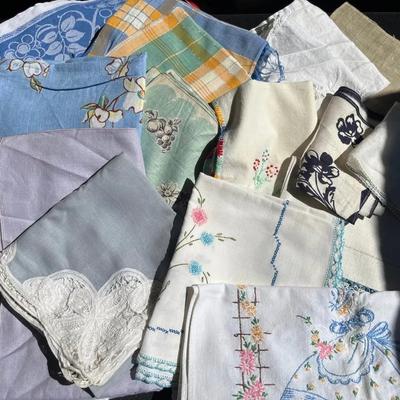 Petite Floral Blue, Green & Lavender Vintage Linens - Tablecloths & Napkin Sets