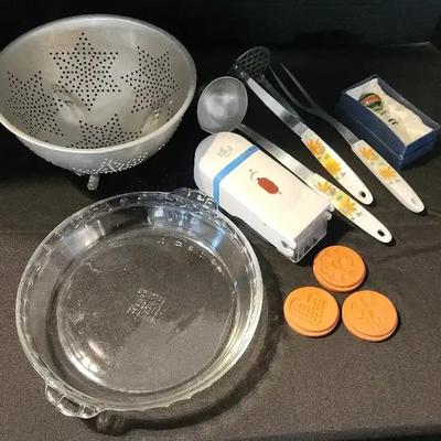 Kitchen - Ecko Country Garden Daisy Utensils, Pyrex Pie Plate, Star Pattern Strainer and More