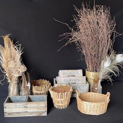 Planters, Baskets & Greenery