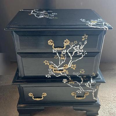 Meredith Distinctive Furniture Black 3-Drawer Chest