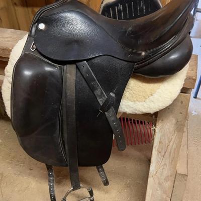 Albion Black Leather Dressage Saddle With Cover & Fleeceworks Saddle Pad