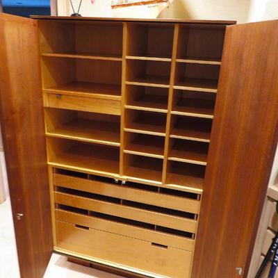 Sale Photo Thumbnail #391