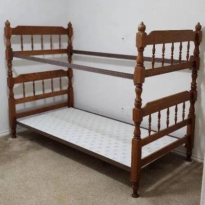 Twin Size Wooden Bunk Beds (READ PICKUP DETAILS IN DESCRIPTION) 