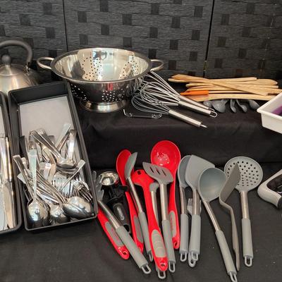 Kitchen Utensils - McCormick, Faberware, Oneida, & More