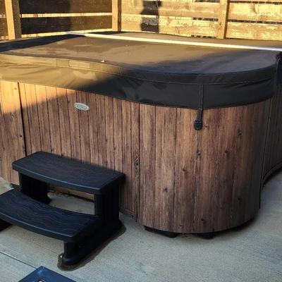 Dimension One Spa (See Videos)& Luxury Leisure Cover/EZ Lifter(READ PICKUP DETAILS IN DESCRIPTION) 