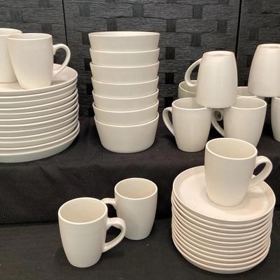 Stone + Lain Dishes - Mugs (10), Salad Plates (12), Dinner Plates (12) & Bowls (7)